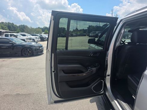 Used 2018 Chevrolet Suburban LT AWD/4WD image 8