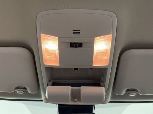 Used 2017 Toyota RAV4 LE FWD image 34