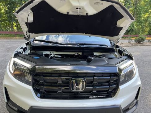Used 2025 Honda Ridgeline Black Edition image 7