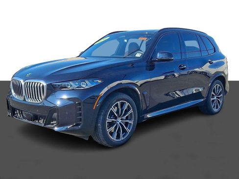 Used 2024 BMW X5 xDrive40i w/ M Sport Package image 3