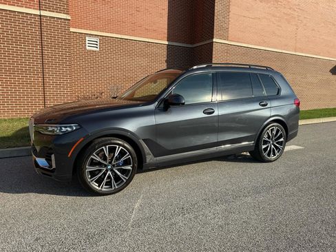 Used 2021 BMW X7 xDrive40i w/ Cold Weather Package image 5