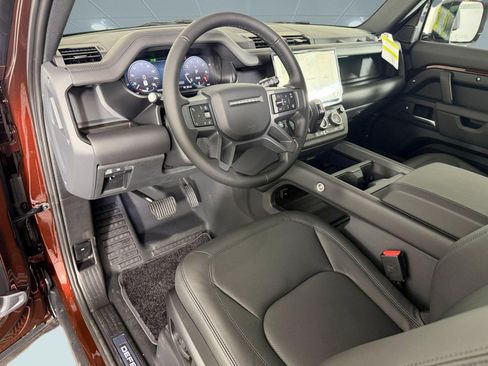 New 2026 Land Rover Defender 90 X-Dynamic SE AWD/4WD image 4