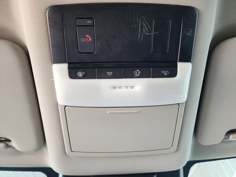 Used 2024 Nissan Rogue SV FWD image 35