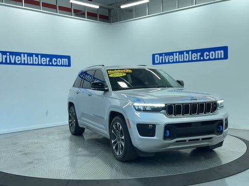 Used 2023 Jeep Grand Cherokee Overland w/ Advanced Protech Group III AWD/4WD image 5