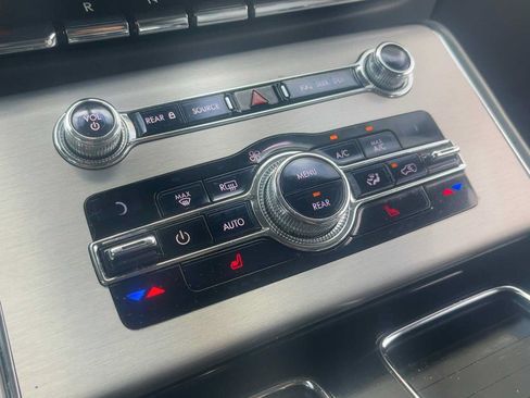 Used 2020 Lincoln Aviator Reserve AWD/4WD image 22