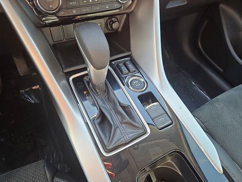 Used 2025 Mitsubishi Eclipse Cross SE image 29