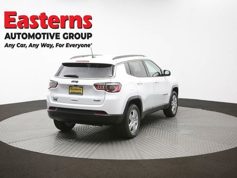 Used 2022 Jeep Compass Latitude w/ Convenience Group AWD/4WD image 39