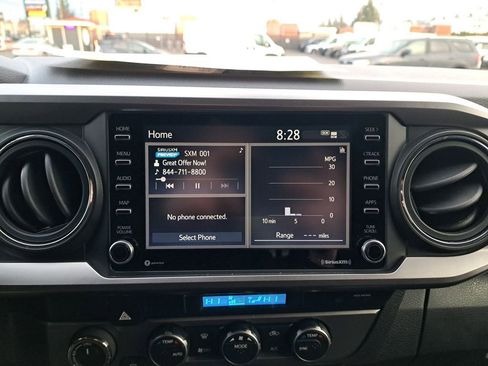 Used 2022 Toyota Tacoma TRD Sport image 24