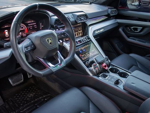 Used 2020 Lamborghini Urus image 11