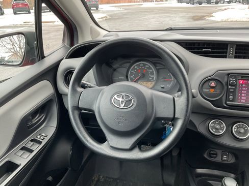 Used 2015 Toyota Yaris L image 15