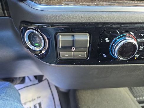 New 2026 GMC Sierra 1500 Elevation image 21