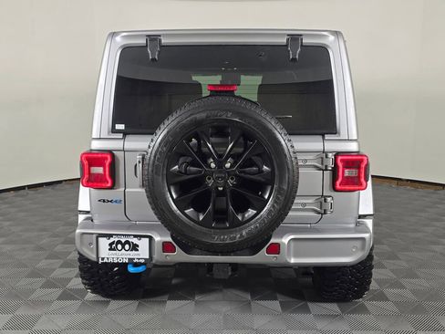 Used 2021 Jeep Wrangler Unlimited Sahara image 4