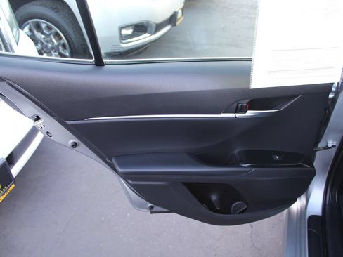 Used 2019 Toyota Camry LE w/ Carpet Mat Package FWD image 22