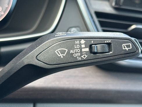 Used 2022 Audi Q5 e Prestige w/ Prestige Package image 33