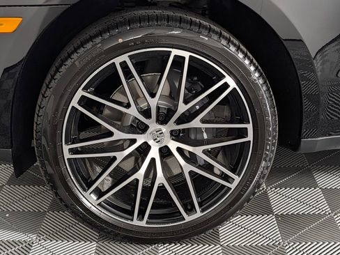 New 2026 Porsche Macan AWD/4WD image 11