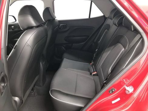 Used 2023 Hyundai Venue Limited FWD image 26