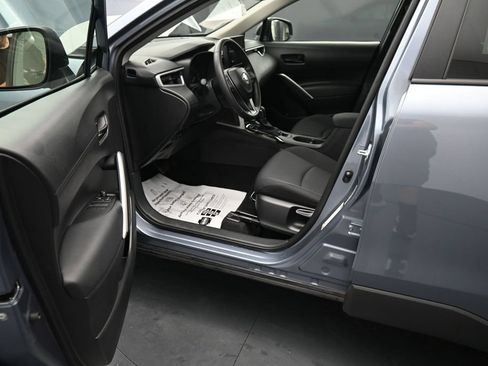 Used 2025 Toyota Corolla Cross LE AWD/4WD image 15