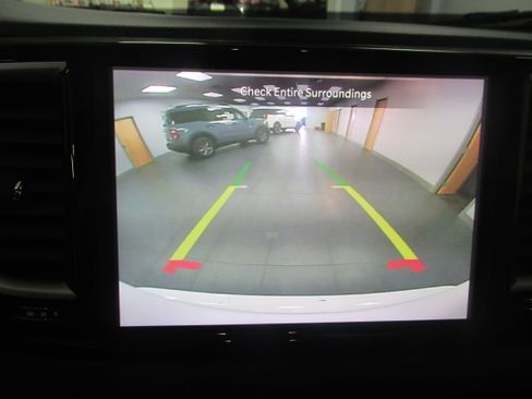Used 2023 Chrysler Pacifica Touring-L FWD image 35