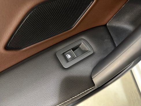 Certified 2023 Volkswagen Tiguan SEL R-Line image 25