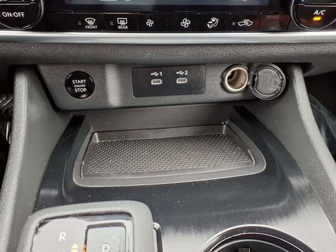 Certified 2025 Nissan Rogue SV image 10