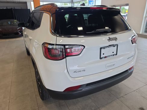 Used 2022 Jeep Compass Limited AWD/4WD image 10