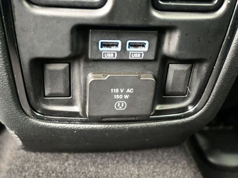 Used 2019 Jeep Grand Cherokee Limited image 18