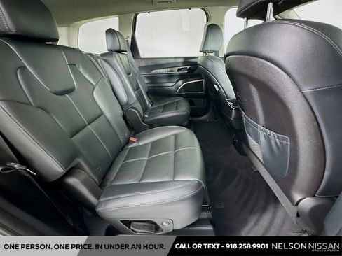 Used 2024 Kia Telluride EX w/ EX Captain's Chair Package FWD image 29