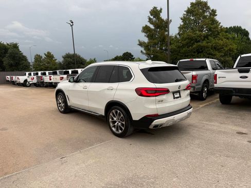 Used 2019 BMW X5 xDrive40i w/ Premium Package AWD/4WD image 3