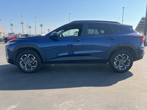 Certified 2024 Chevrolet Trax LT w/ LT Convenience Package image 8