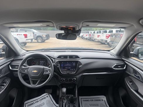 Used 2021 Chevrolet TrailBlazer LT w/ Convenience Package FWD image 17