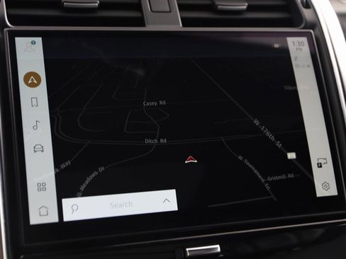 Used 2023 Land Rover Discovery S R-Dynamic image 9