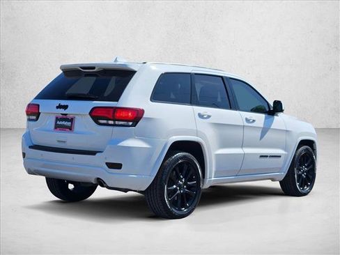 Used 2020 Jeep Grand Cherokee Altitude RWD image 5