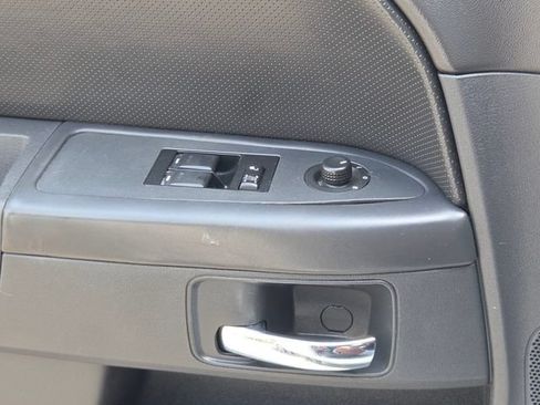 Used 2014 Dodge Challenger SXT RWD image 27