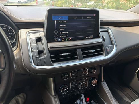 Used 2021 Chevrolet Tahoe Z71 w/ Z71 Off-Road Package AWD/4WD image 14