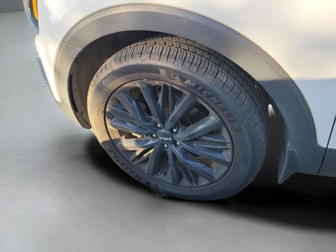 Used 2022 Kia Telluride SX w/ SX Prestige Package image 28