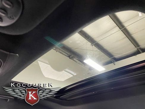 Used 2017 Lincoln MKZ Reserve FWD image 19