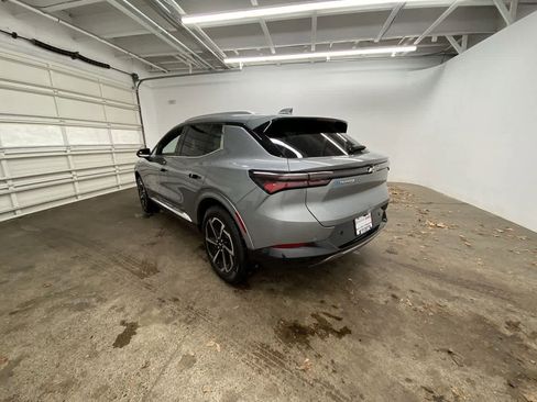 Used 2025 Chevrolet Equinox EV LT w/ Convenience Package image 4