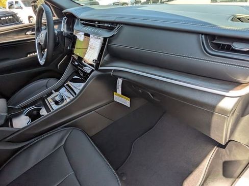 New 2026 Jeep Grand Cherokee Limited AWD/4WD image 34