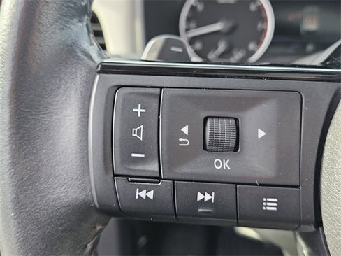 Used 2023 Nissan Rogue SL image 24