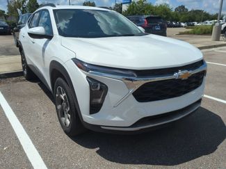 Used 2025 Chevrolet Trax LT FWD video 2