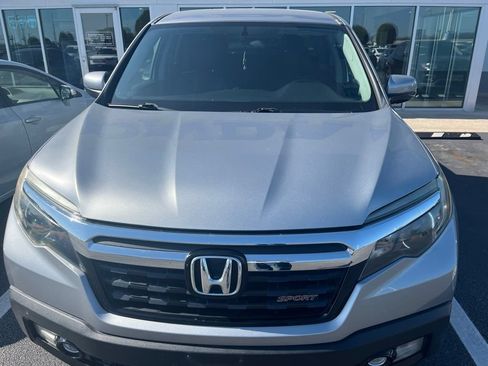 Used 2019 Honda Ridgeline Sport image 2