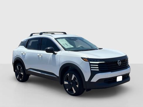 New 2026 Nissan Kicks SR FWD image 7