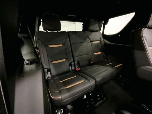 Used 2024 GMC Yukon AT4 w/ Technology Package AWD/4WD image 33