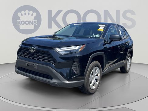 Used 2025 Toyota RAV4 LE AWD/4WD image 1
