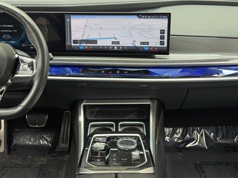Used 2024 BMW i7 eDrive50 w/ M Sport Package RWD image 26