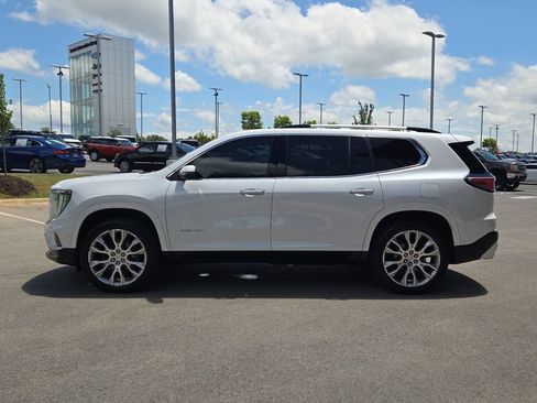 Used 2024 GMC Acadia Denali w/ Super Cruise Package FWD image 2