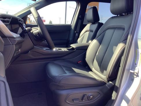 New 2026 Jeep Cherokee Limited image 8