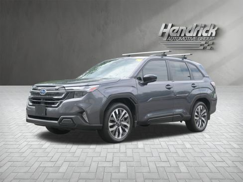 Used 2025 Subaru Forester Touring w/ Popular Package - Touring AWD/4WD image 5