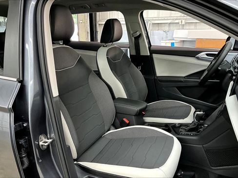 New 2026 Volkswagen Taos SE image 31