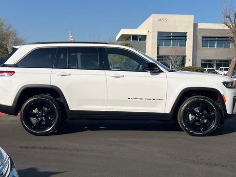New 2026 Jeep Grand Cherokee Limited image 3